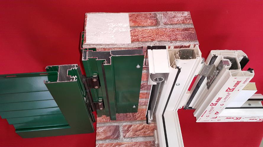 Oblon plasa rulou si fereastra PVC KBE